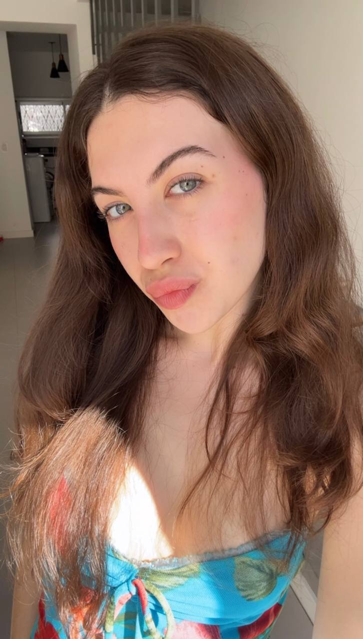 Nude girl Amber in Delhi