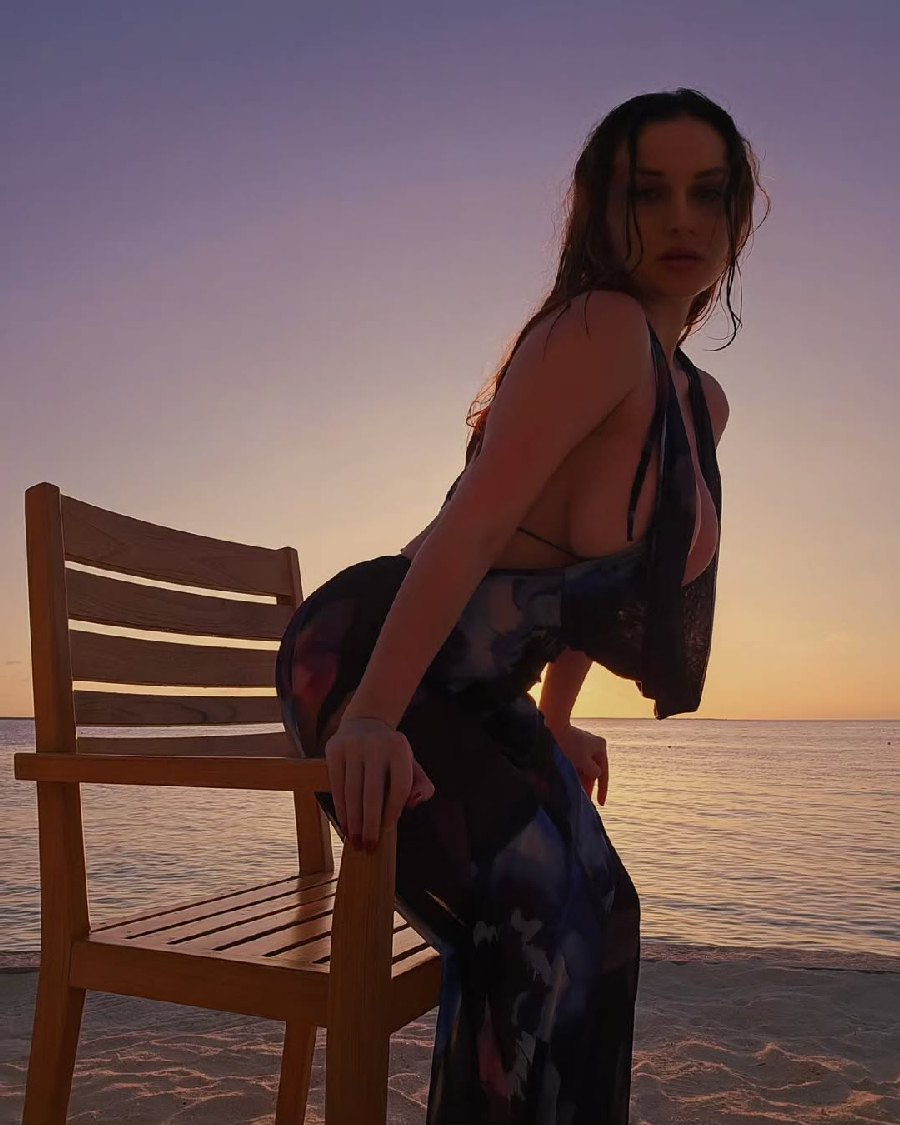 Sexy girl Miranda Faith nude in Delhi