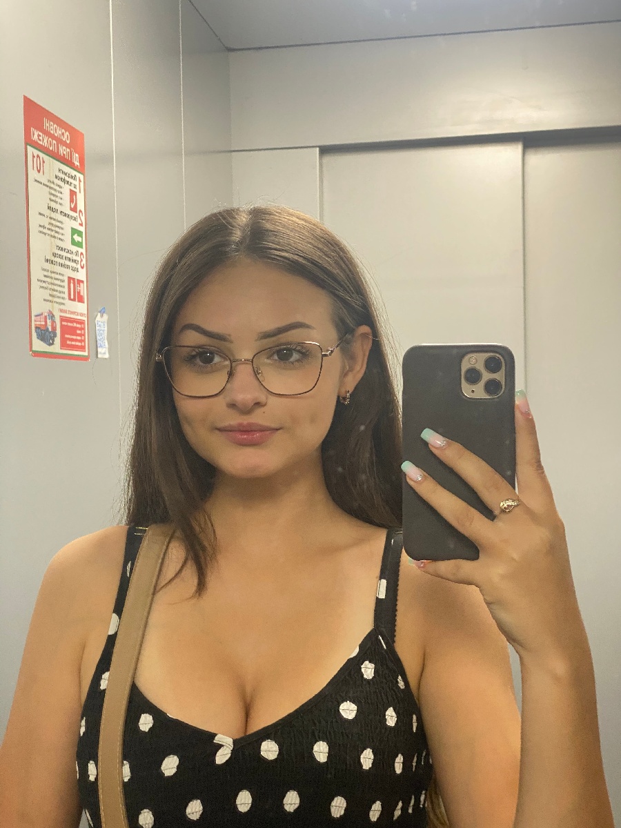 Sexy model Stacy in Delhi