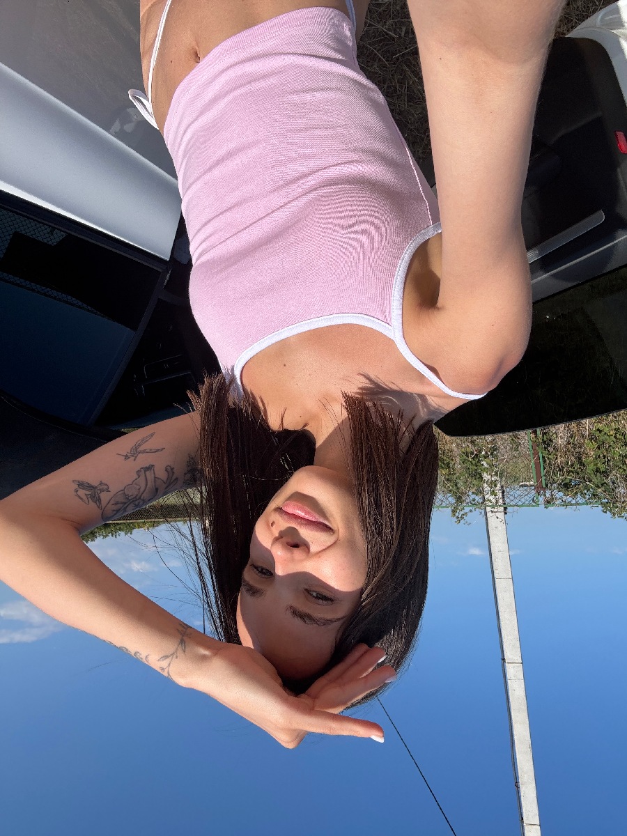 Sexy model Tina in Delhi